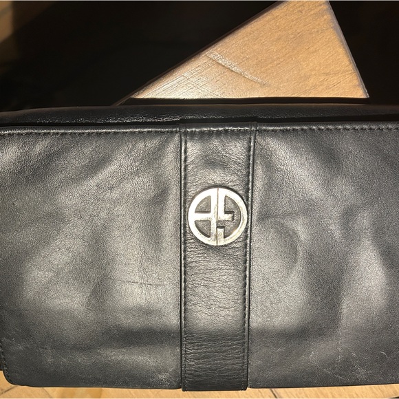 Giani Bernini Genuine Leather Cross Body 9”X6” Inside Lined in Black Cloth. EUC. - Picture 9 of 13